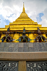 Image showing  thailand asia   in    roof wat  palaces     sky      and  color