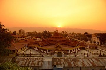 Image showing ASIA MYANMAR INLE LAKE NYAUNGSHWN CITY