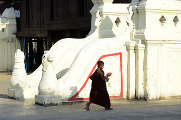 Image showing ASIA MYANMAR NYAUNGSHWE PAGODA