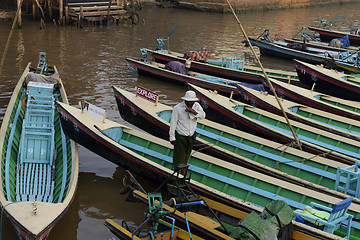 Image showing ASIA MYANMAR NYAUNGSHWE WEAVING FACTORY