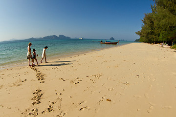 Image showing Familly at the beach in thailand