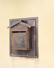 Image showing Rusty mailbox