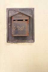 Image showing Rusty mailbox