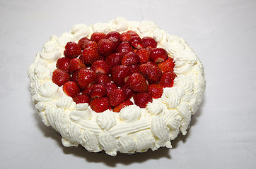Image showing Creamy strawberry cake