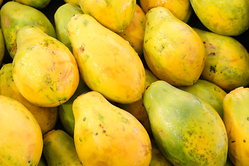 Image showing lot of clean ripe Quinces 