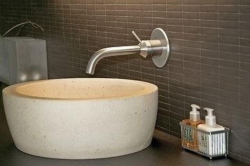 Image showing Lavabo and faucet
