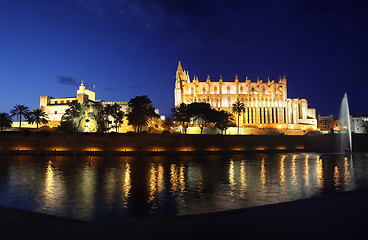 Image showing Cathedral of Palma de Mallorca illuminated at night