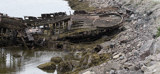 Image showing skeleton of an ancient ship after crash