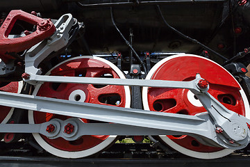 Image showing wheels of the old train  