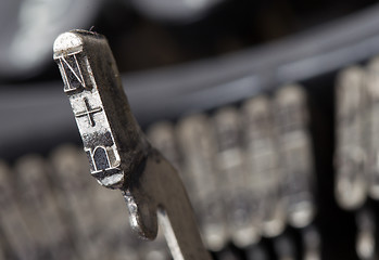 Image showing N hammer - old manual typewriter