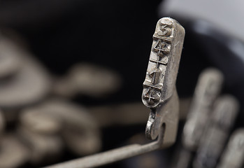 Image showing 1/4 and 3/4 hammer - old manual typewriter