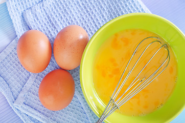 Image showing raw eggs