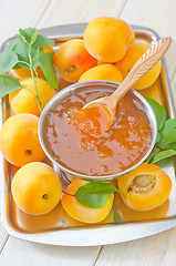 Image showing jam and apricots