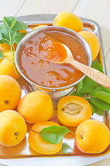 Image showing jam and apricots