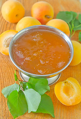 Image showing jam and apricots