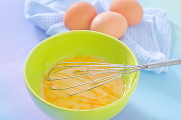 Image showing raw eggs