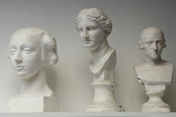 Image showing cast heads