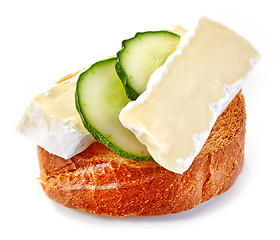 Image showing toasted bread slice with cucumber and cheese