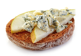 Image showing toasted bread slice with pear and blue cheese