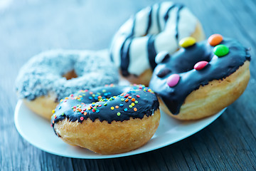 Image showing sweet donuts 