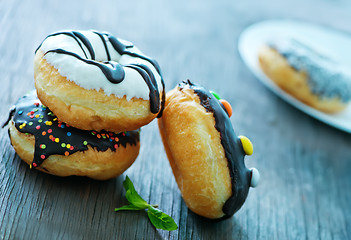 Image showing sweet donuts 