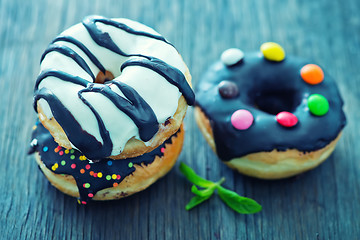 Image showing donuts