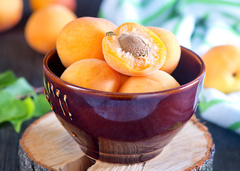 Image showing apricot in bowl 