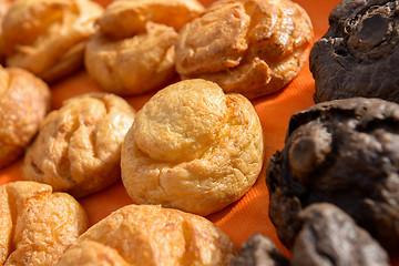 Image showing cream puffs aka profiterole 