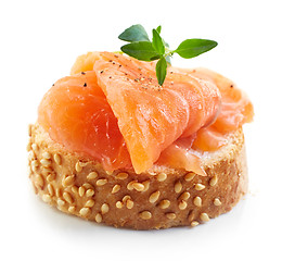 Image showing bread with fresh salmon fillet