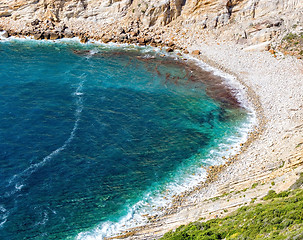 Image showing Rocky Beach in Bay