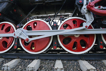 Image showing wheels of the old train  