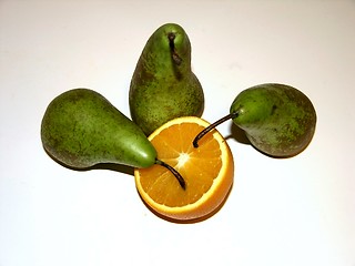 Image showing Pears eating orange