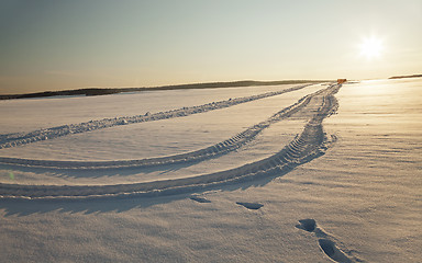 Image showing the road to a field  