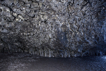 Image showing Basalt cave near Vik, Iceland