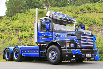 Image showing Blue Scania Vabis 143H Vintage Truck in a Show