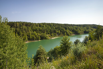 Image showing the green lake  