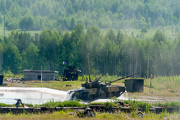 Image showing Tank T-80 after water obstacle