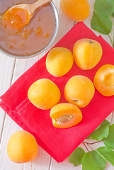 Image showing apricots