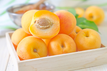 Image showing apricots