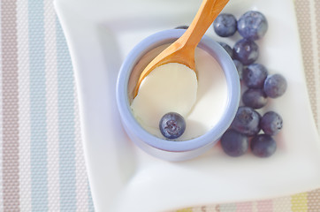 Image showing yogurt with blueberry