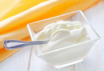 Image showing sour cream in glass bowl