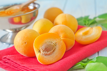 Image showing apricots