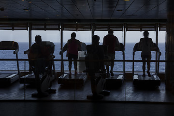 Image showing People exercising at the gym