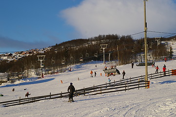 Image showing Skiing