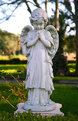 Image showing Statue in a park