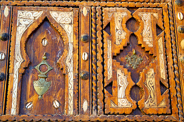 Image showing shell  brown  rusty      morocco in   home and safe padlock 