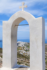 Image showing Arch with cross