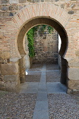 Image showing Moorish arch in toledo