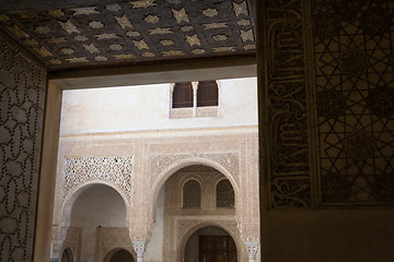 Image showing Walking towards a court in Alhambra