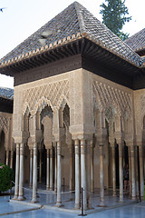 Image showing Column Labrynth in Alhambra